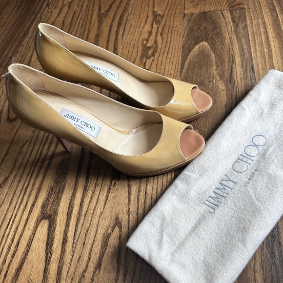 Jimmy Choo Women's Nude Pumps - Picture 3 of 7